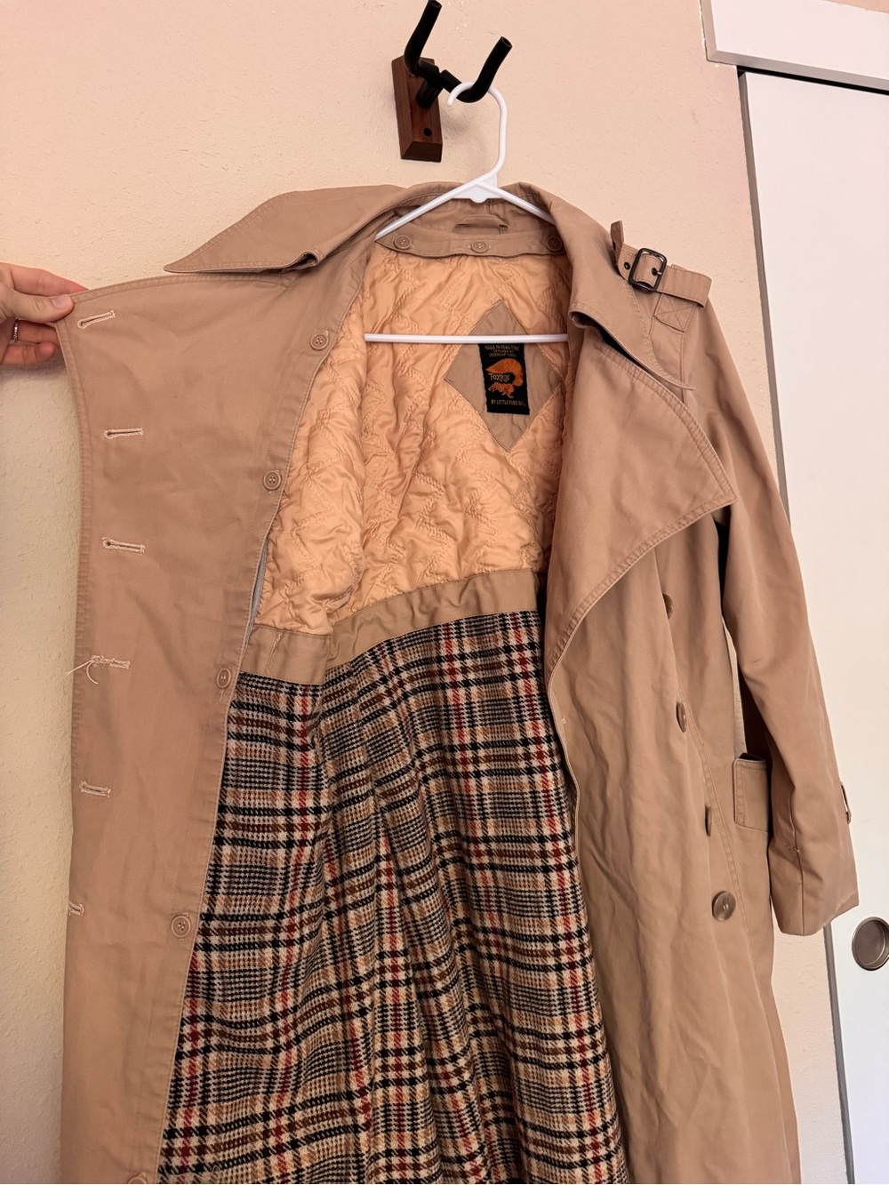 Vintage Beige Trench Coat with Quilted Lining - Women - Picture 3 of 6